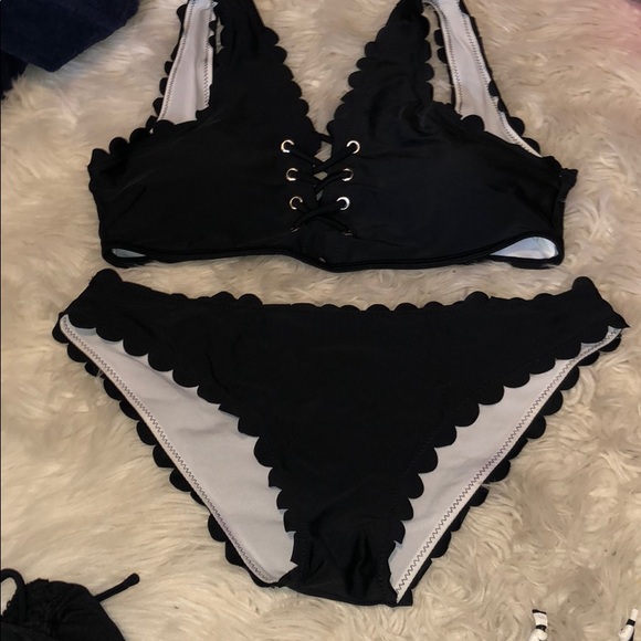 Other - Black tie up scallop bikini 👙